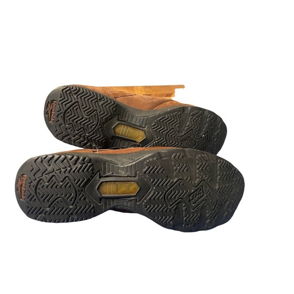 Reeboks brown suede athletic shoes for men - Picture 4 of 4